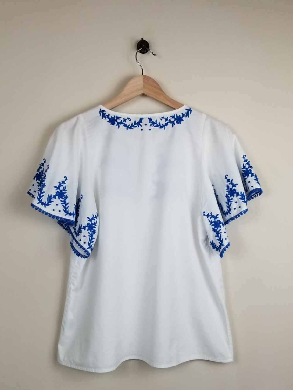 J Crew Flutter Sleeve Embroidered Top Size Medium - Picture 3 of 5